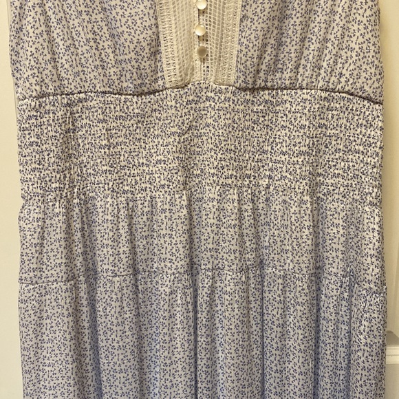 J. Gee Woman's Dress - Picture 4 of 8